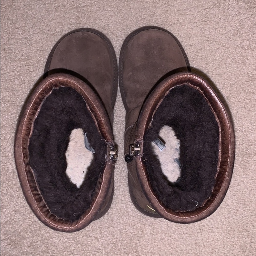 Classic Ugg Boot Short - image 4